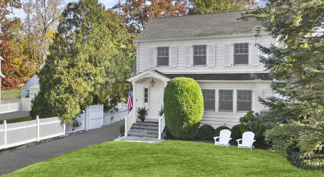 Photo of 28 Lockwood Dr, Old Greenwich, CT 06870