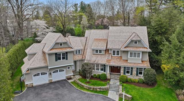 Photo of 10 Francine Dr, Greenwich, CT 06830