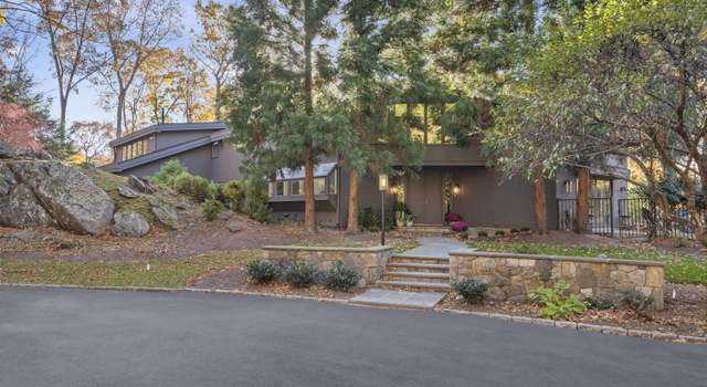 Photo of 99 Londonderry Dr, Greenwich, CT 06830