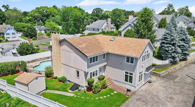 Photo of 16 Elizabeth Ln, Riverside, CT 06878