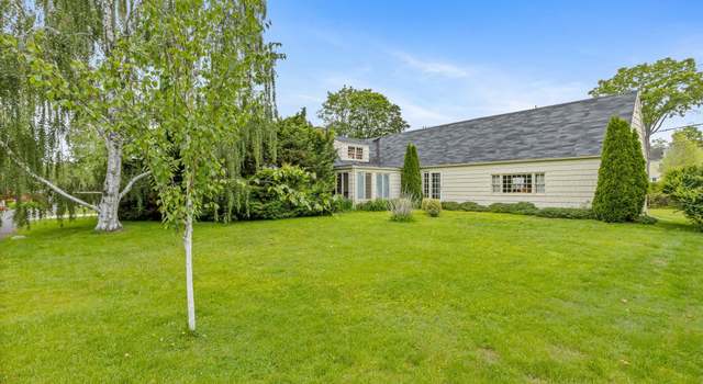 Photo of 30 Meadowbank Rd, Old Greenwich, CT 06870