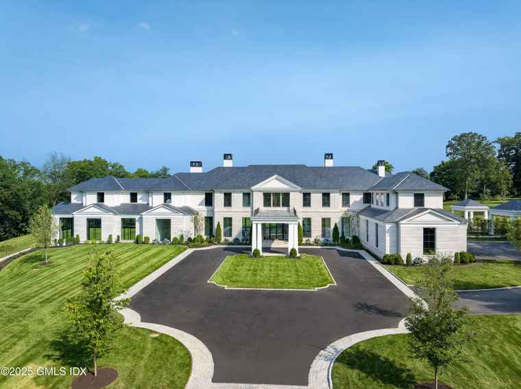 Photo of 214 Clapboard Ridge Rd Greenwich, CT 06831