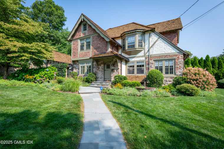 Photo of 36 Ridge Rd Cos Cob, CT 06807