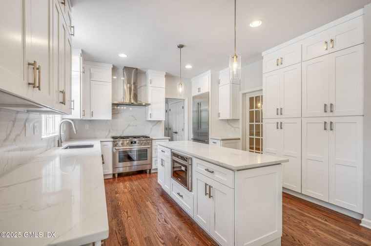 Photo of 12 Hickory Dr Unit B Greenwich, CT 06831