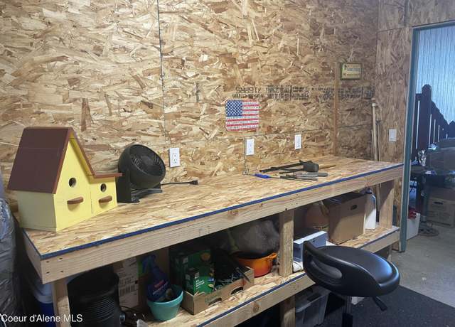 Property at 4795 W Cougar Cir, Coeur D'alene, ID 83815, 3 beds, 2 baths
