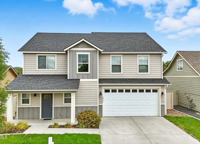 Property at 2031 W Yaquina Dr, Post Falls, ID 83854, 4 beds, 3 baths