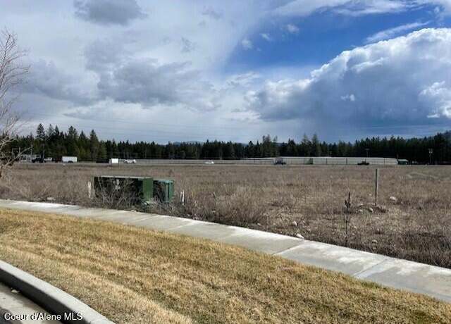 Property at 784 W Fryeburg Ave, Hayden, ID 83835