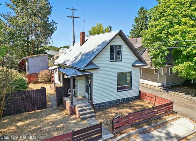 Property at 2011 N Cincinnati St, Spokane, WA 99207, 2 beds, 1 bath