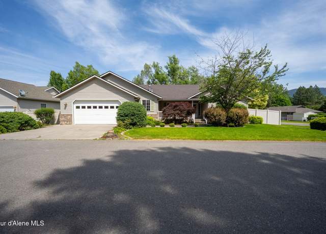 Property at 10016 N Zack Ct, Hayden, ID 83835, 3 beds, 2.5 baths