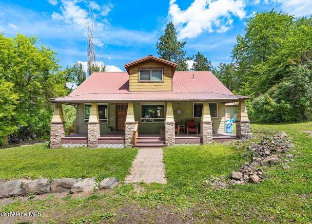 Property at 118 E Lincoln Ave, Harrison, ID 83833, 3 beds, 2 baths
