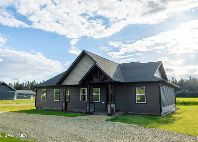 Property at 454 S Division St, Moyie Springs, ID 83845, 4 beds, 3 baths