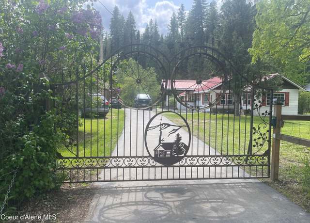 Property at 84 Highland Flats Rd, Naples, ID 83847, 4 beds, 1.5 baths