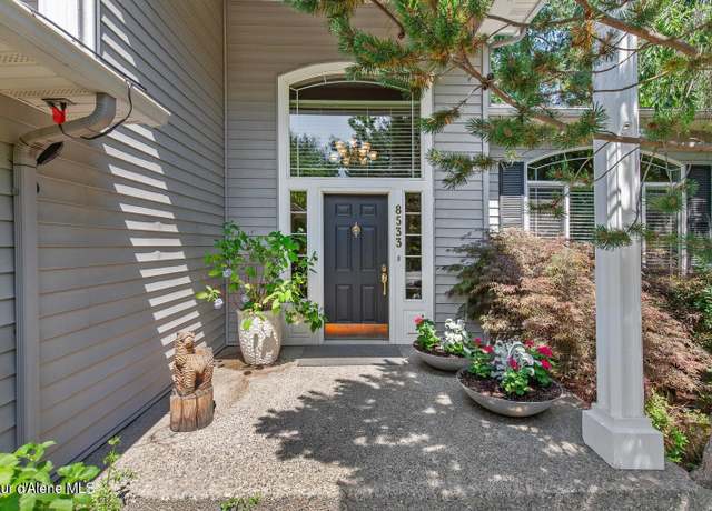Property at 8533 N Tartan Dr, Hayden, ID 83835, 5 beds, 3 baths