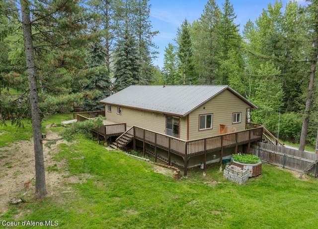 Property at 1072 Upland Dr, Sandpoint, ID 83864, 3 beds, 2 baths
