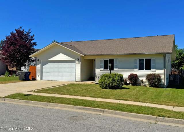 Property at 1205 Kinnikinnik Ave, Sandpoint, ID 83864, 3 beds, 2 baths