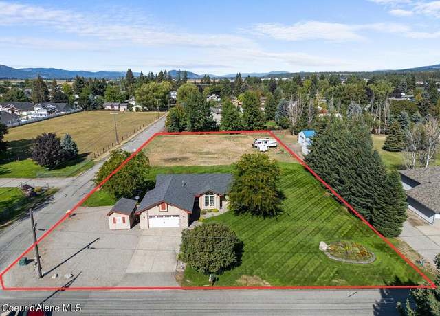 Property at 757 W Lacey Ave, Hayden, ID 83835, 5 beds, 3 baths