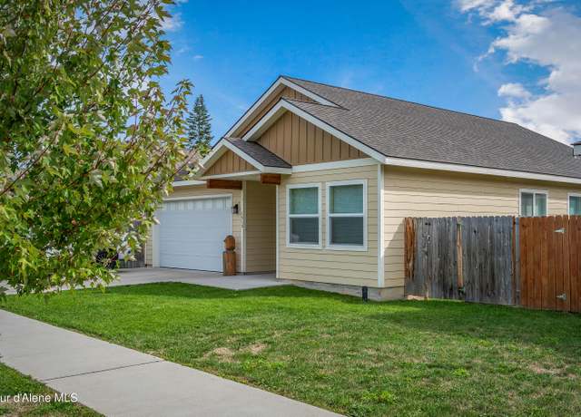 Property at 1513 Poplar St, Sandpoint, ID 83864, 3 beds, 2 baths