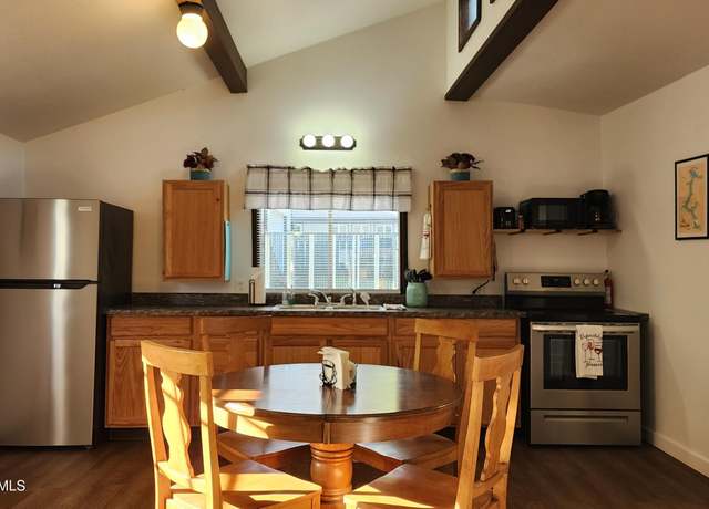 Property at 211 E Birch Ave, Coeur D'alene, ID 83814, 2 beds, 1 bath