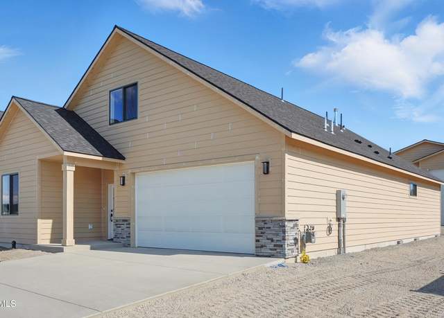 Property at 6696 Portrush Dr, Rathdrum, ID 83858, 4 beds, 3 baths