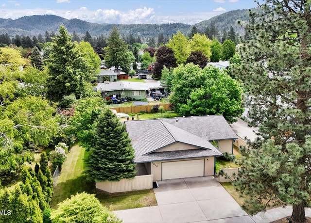 Property at 3012 N 4th St, Coeur D'alene, ID 83815, 3 beds, 2 baths