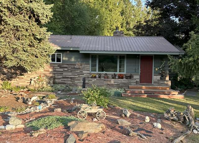 Property at 203 3rd St, Dover, ID 83825, 2 beds, 1 bath