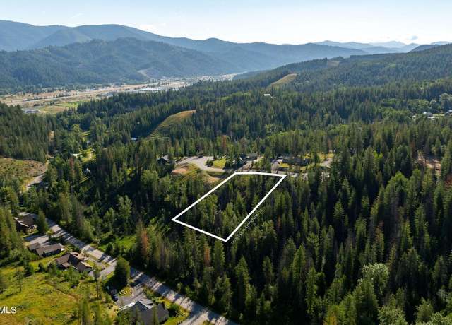 Property at 120 Blazing Saddle Ct, Pinehurst, ID 83850
