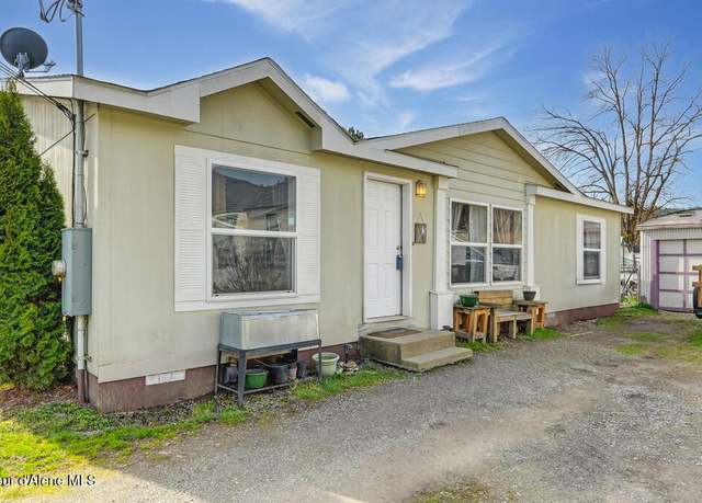 Property at 609 Main St, Pinehurst, ID 83850, 3 beds, 2 baths