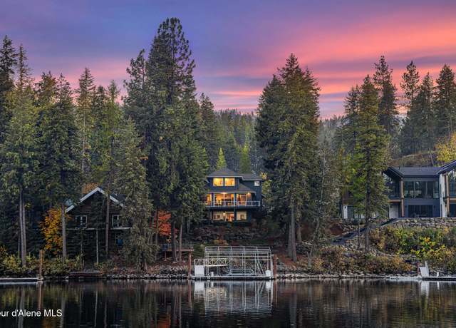 Property at 8895 W Riverview Dr, Coeur D'alene, ID 83814, 3 beds, 2.5 baths