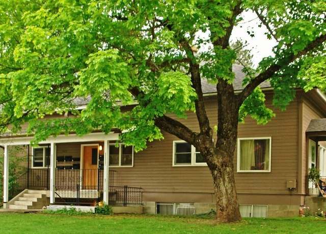 Property at 1422 E Young Ave, Coeur D'alene, ID 83814, 3 beds, 2 baths