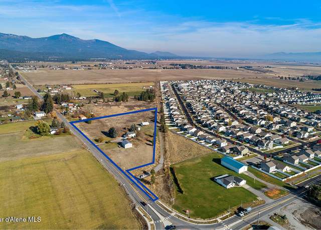 Property at 8236 N Chase Rd, Post Falls, ID 83854, 3 beds, 2.5 baths