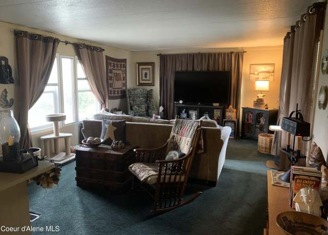 Property at 741 W Kentucky Ave, Hayden, ID 83835, 2 beds, 1 bath