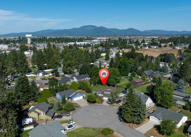Property at 435 E Dana Ct, Hayden, ID 83835, 3 beds, 2.5 baths