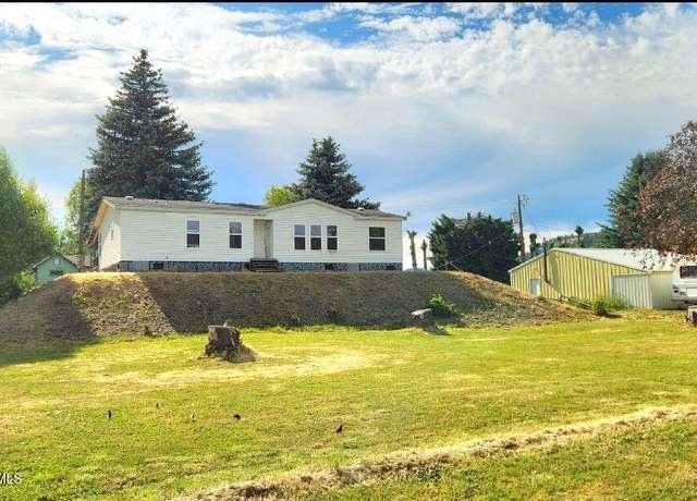 Property at 102 Robinson Ln, St. Maries, ID 83861, 3 beds, 2 baths