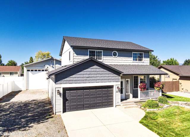 Property at 1223 W Tanager Ave, Hayden, ID 83835, 3 beds, 2.5 baths