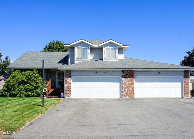 Property at 623 Maple Pl, Hayden, ID 83835, 5 beds, 3.5 baths