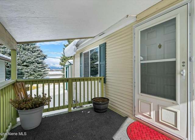 Property at 2119 W Gueneveres Way, Post Falls, ID 83854, 3 beds, 2 baths