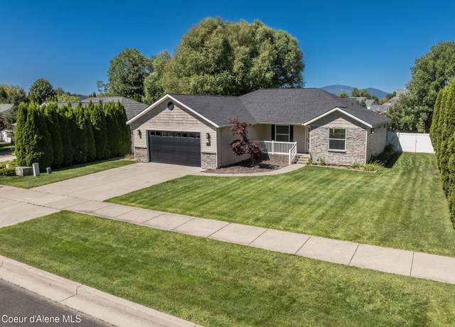 Property at 2715 W Broadmoore Dr, Hayden, ID 83835, 3 beds, 2 baths