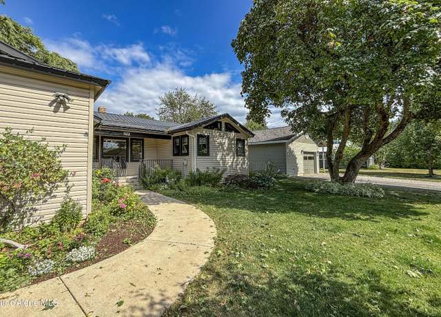 Property at 311 St Clair Ave, Sandpoint, ID 83864, 4 beds, 3 baths