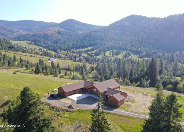 Property at 26706 S Willow Creek Rd, Medimont, ID 83842, 3 beds, 2.5 baths