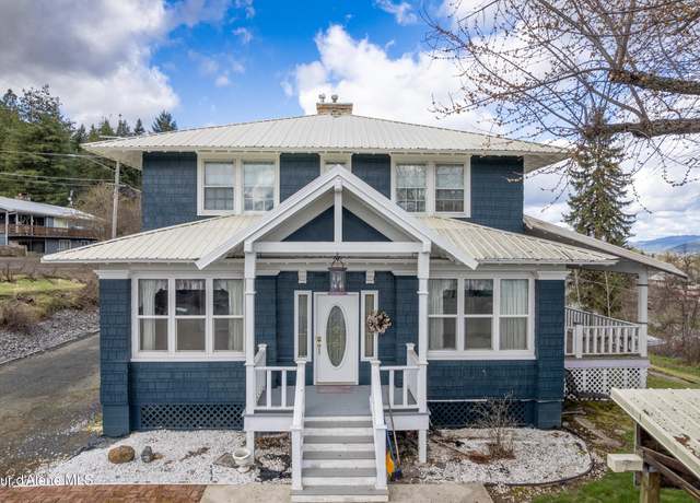 Property at 1002 Highland Ave, St. Maries, ID 83861, 3 beds, 2.5 baths