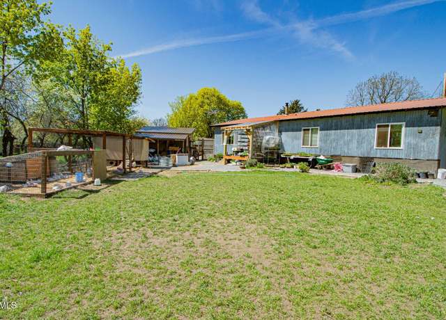 Property at 6702 Pine St, Bonners Ferry, ID 83805, 3 beds, 1.5 baths