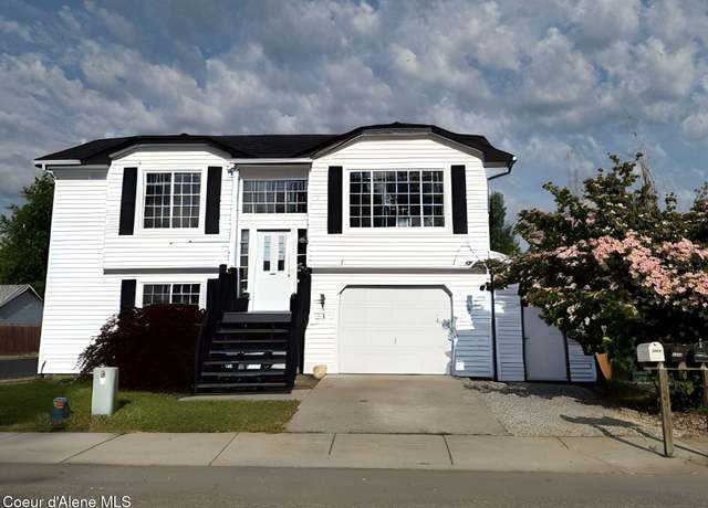 Property at 3203 N 12th St, Coeur D'alene, ID 83815, 3 beds, 2 baths