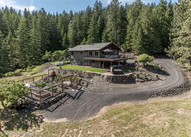 Property at 8718 W Sausser Dr, Coeur D'alene, ID 83814, 4 beds, 3 baths