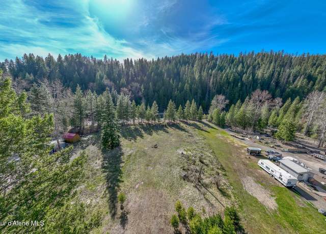 Property at 4004 Pinecreek Rd, Pinehurst, ID 83850