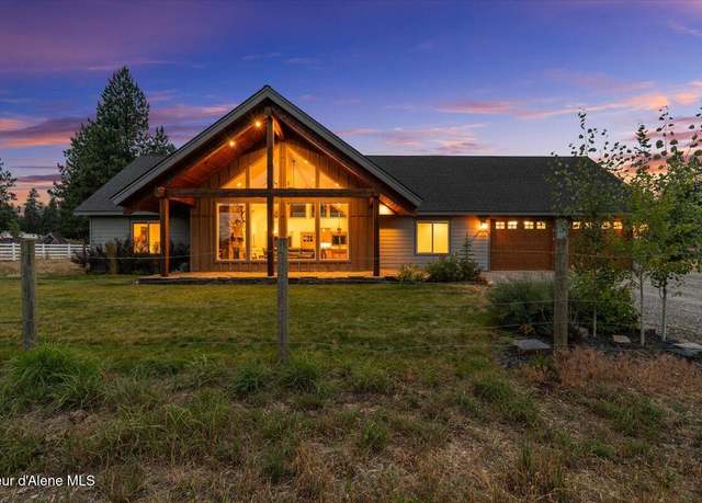 Property at 2239 E Glacier Rd, Hayden, ID 83835, 3 beds, 2.5 baths