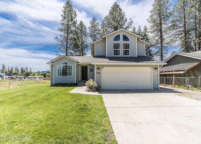 Property at 950 E Spruce Ave, Coeur D'alene, ID 83814, 3 beds, 2.5 baths