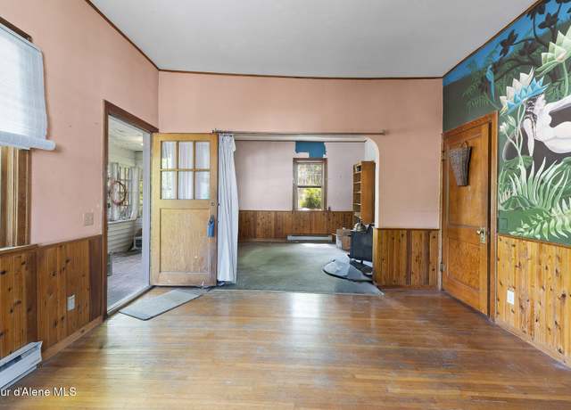 Property at 312 Lavina Ave, Sandpoint, ID 83864, 3 beds, 1 bath