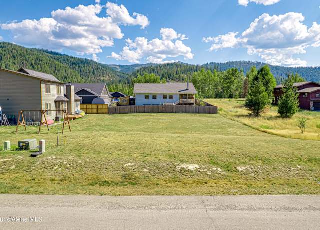 Property at 303 Old Farm Rd, Pinehurst, ID 83850