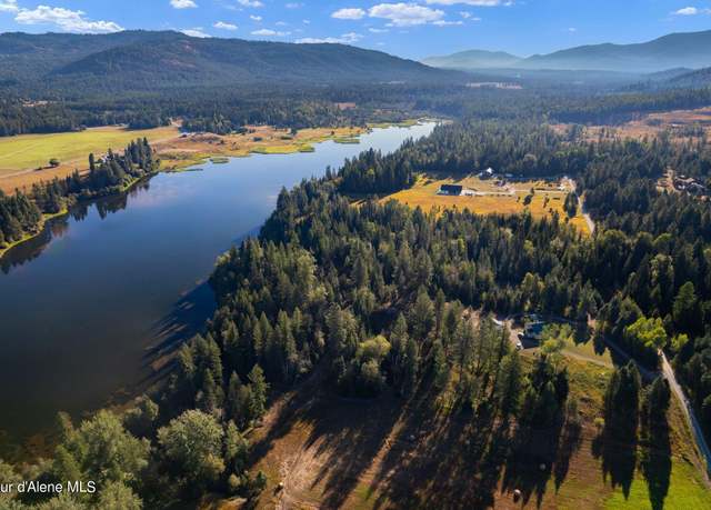 Property at 315 Wildberry Ln, Sagle, ID 83860, 4 beds, 2 baths