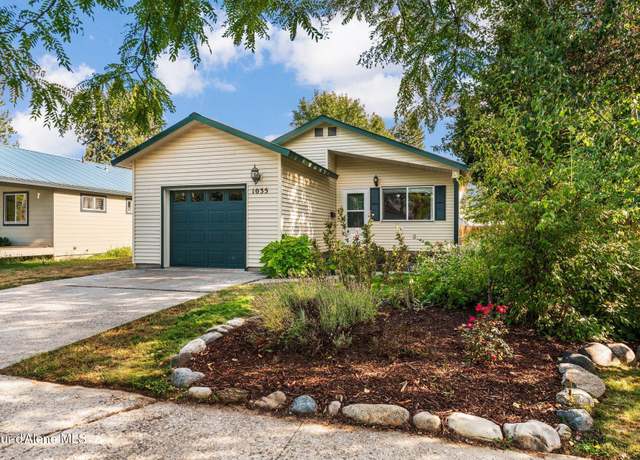 Property at 1035 Cedar St, Sandpoint, ID 83864, 2 beds, 2 baths